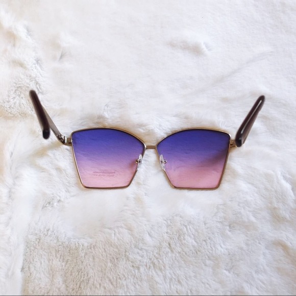 Aubrey Purple Gradient Oversized Sunglasses - Picture 6 of 8